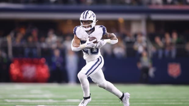 Dec 10, 2023; Arlington, Texas, USA; Dallas Cowboys running back Tony Pollard (20) runs the ball against the Philadelphia Eagles in the game at AT&T Stadium. Mandatory Credit: Tim Heitman-USA TODAY Sports  